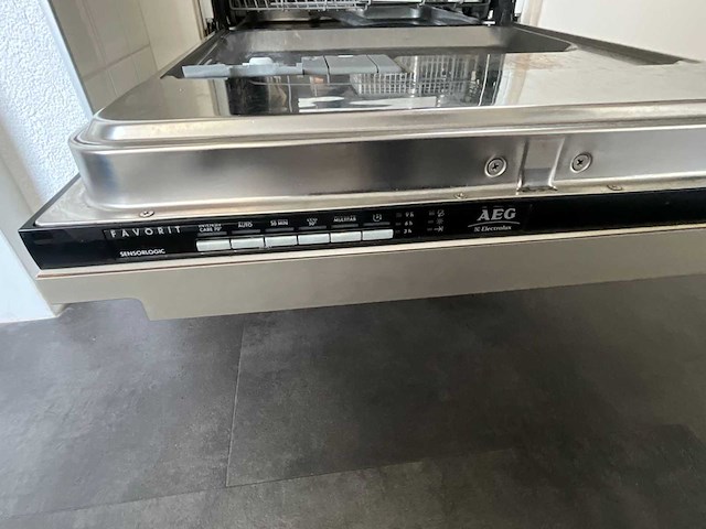 Keuken met aeg apparatuur - afbeelding 4 van  43