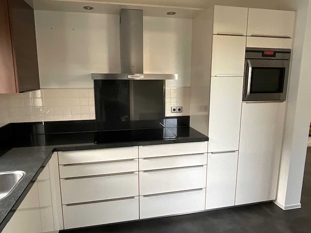 Keuken met aeg apparatuur - afbeelding 11 van  43