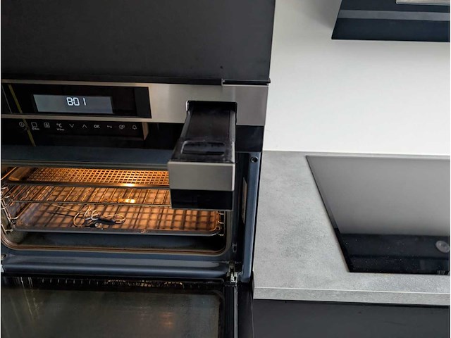 Keuken met aeg apparatuur - afbeelding 13 van  18