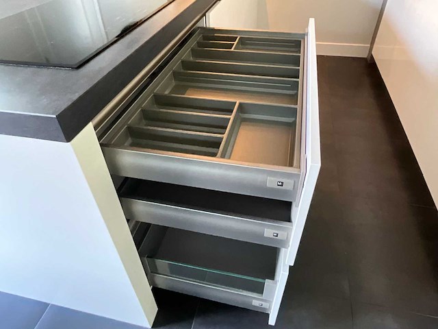 Keuken met aeg apparatuur - afbeelding 14 van  39