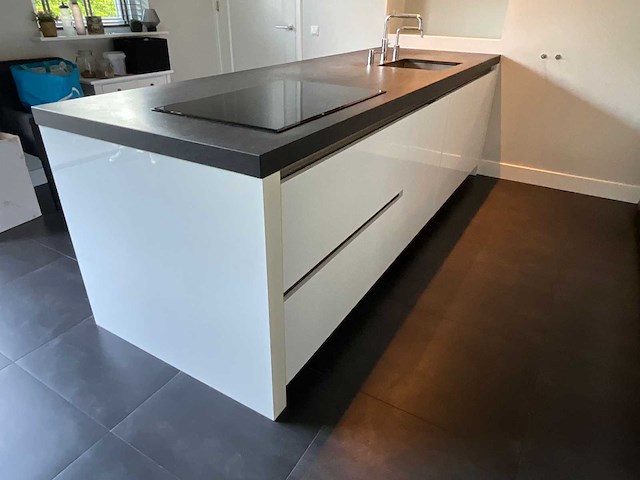 Keuken met aeg apparatuur - afbeelding 27 van  39