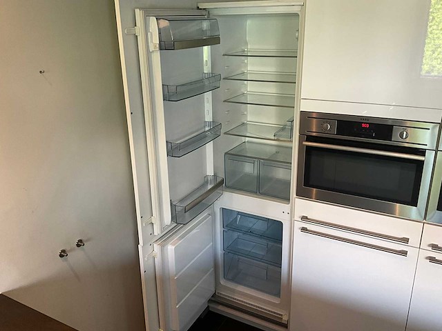 Keuken met aeg apparatuur - afbeelding 12 van  22
