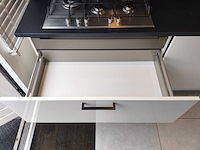 Keuken met aeg / bosch apparatuur - afbeelding 2 van  29