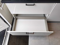 Keuken met aeg / bosch apparatuur - afbeelding 3 van  29