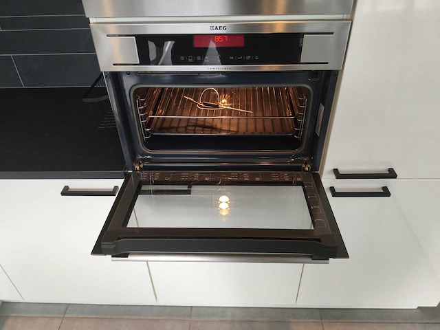 Keuken met aeg / bosch apparatuur - afbeelding 17 van  29