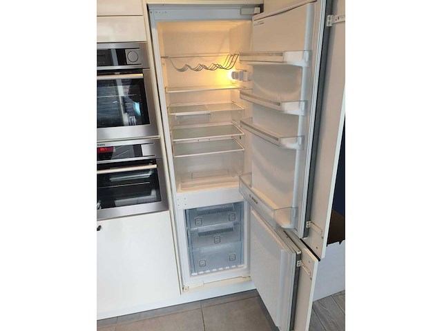 Keuken met aeg / bosch apparatuur - afbeelding 20 van  29