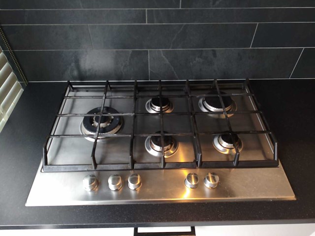 Keuken met aeg / bosch apparatuur - afbeelding 28 van  29