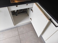 Keuken met aeg / bosch apparatuur - afbeelding 7 van  29