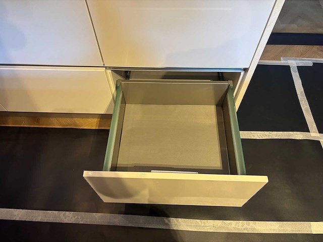 Keuken met aeg / miele apparatuur - afbeelding 13 van  25