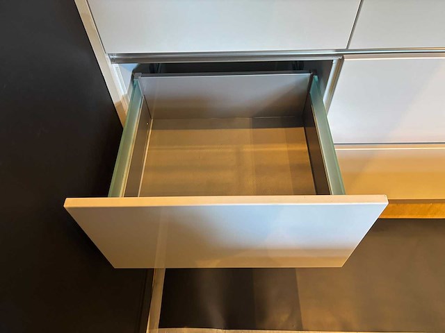 Keuken met aeg / miele apparatuur - afbeelding 24 van  25