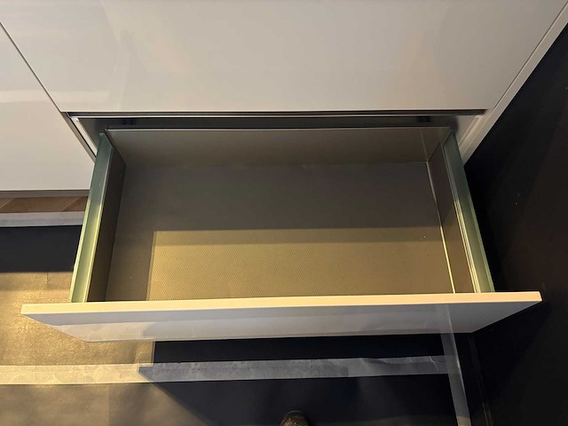 Keuken met aeg / miele apparatuur - afbeelding 17 van  25