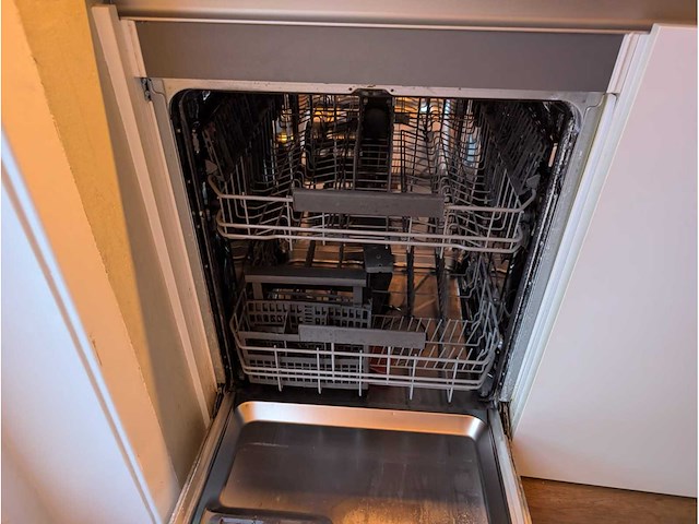 Keuken met aeg/bosch apparatuur - afbeelding 29 van  32