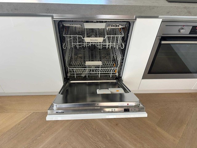 Keuken met aeg/miele apparatuur - afbeelding 26 van  38
