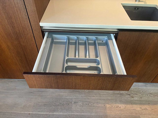 Keuken met aeg/siemens apparatuur - afbeelding 5 van  27
