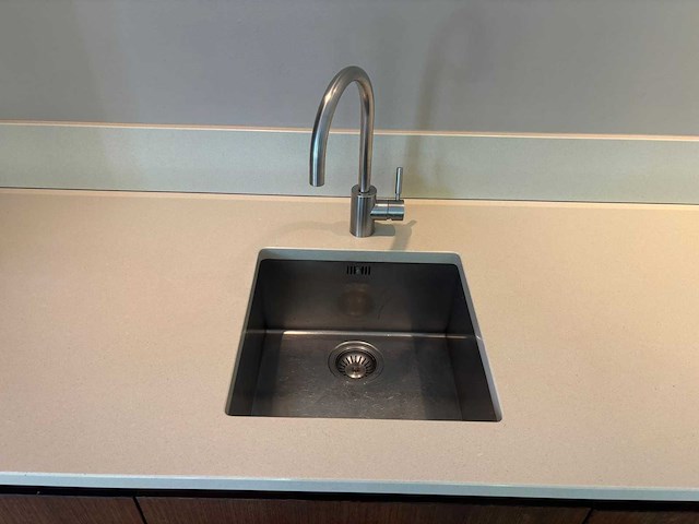 Keuken met aeg/siemens apparatuur - afbeelding 9 van  27