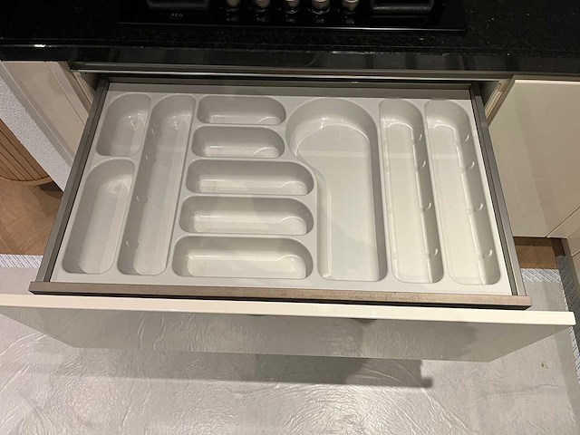 Keuken met aeg/siemens apparatuur - afbeelding 8 van  10