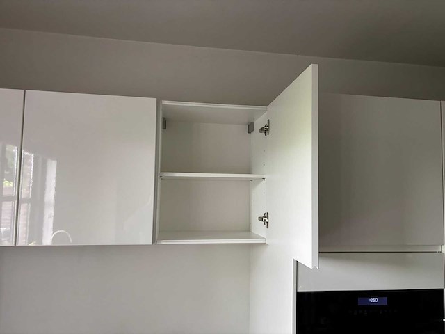 Keuken met aeg/whirlpool apparatuur - afbeelding 14 van  25