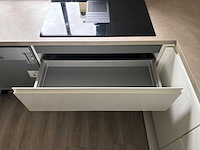 Keuken met aeg/whirlpool apparatuur - afbeelding 7 van  25