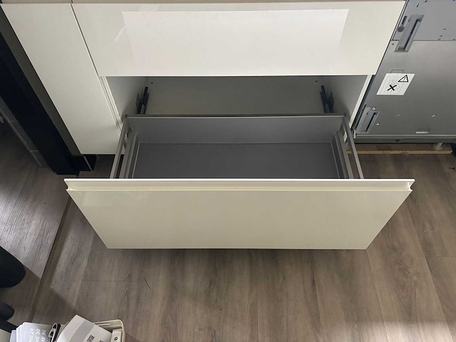 Keuken met aeg/whirlpool apparatuur - afbeelding 22 van  25