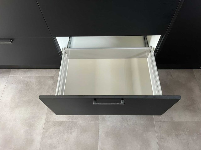 Keuken met apparatuur - afbeelding 5 van  24