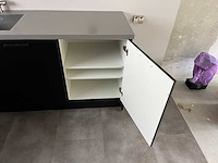 Keuken met apparatuur - afbeelding 11 van  24