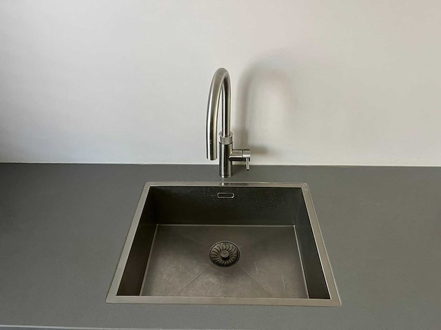 Keuken met apparatuur - afbeelding 15 van  24