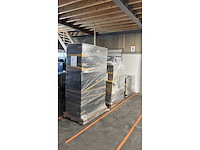 Keuken met apparatuur - afbeelding 17 van  24