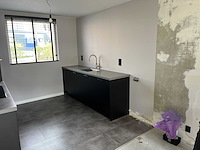 Keuken met apparatuur - afbeelding 18 van  24