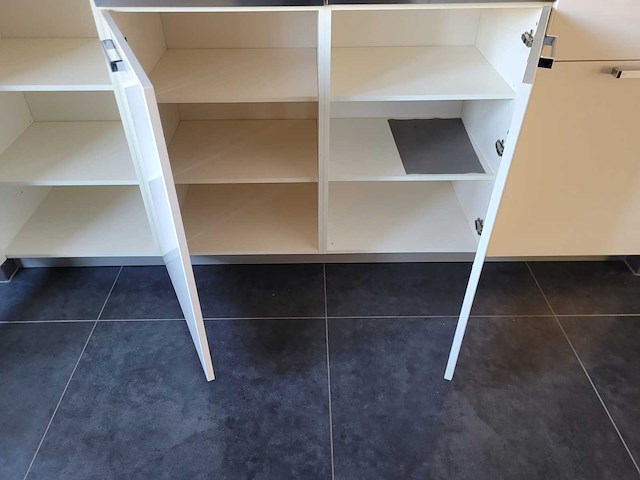 Keuken met apparatuur - afbeelding 8 van  35