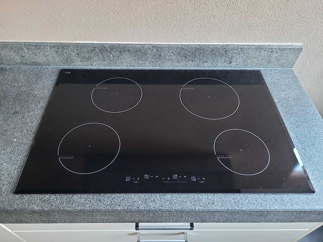 Keuken met apparatuur - afbeelding 16 van  35