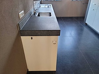 Keuken met apparatuur - afbeelding 12 van  35