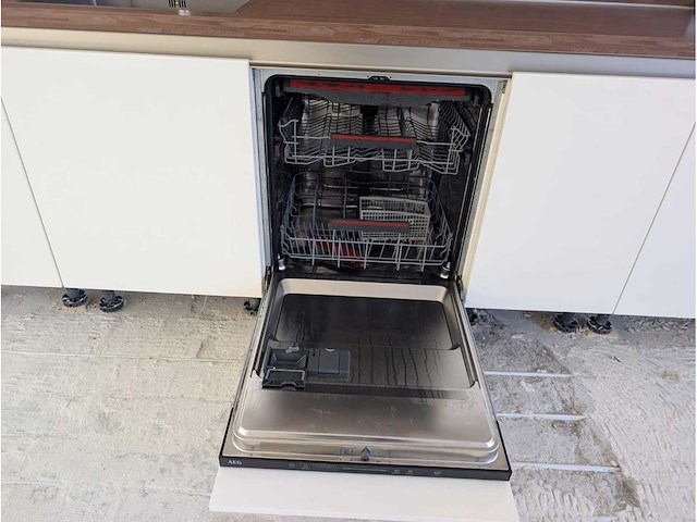 Keuken met apparatuur - afbeelding 3 van  33