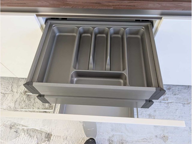 Keuken met apparatuur - afbeelding 7 van  33