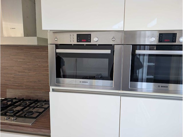 Keuken met apparatuur - afbeelding 16 van  33