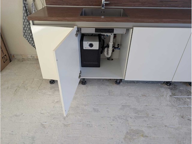 Keuken met apparatuur - afbeelding 12 van  33