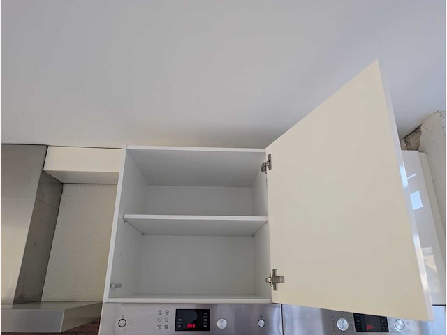 Keuken met apparatuur - afbeelding 25 van  33