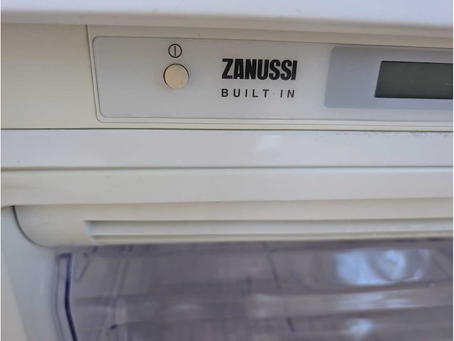 Keuken met apparatuur - afbeelding 27 van  33