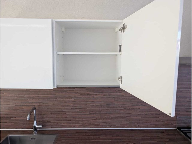 Keuken met apparatuur - afbeelding 23 van  33