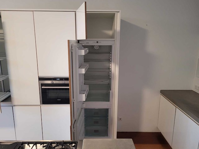 Keuken met apparatuur - afbeelding 2 van  34