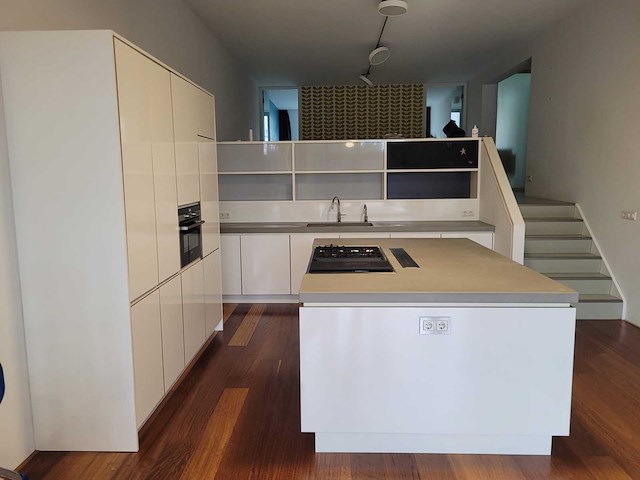 Keuken met apparatuur - afbeelding 1 van  34