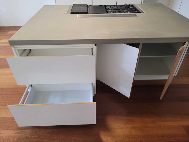 Keuken met apparatuur - afbeelding 30 van  34