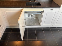 Keuken met apparatuur - afbeelding 8 van  17