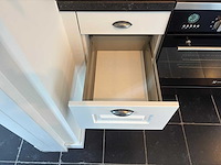 Keuken met apparatuur - afbeelding 12 van  17