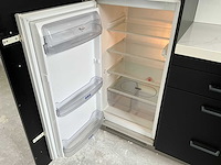 Keuken met apparatuur - afbeelding 4 van  33