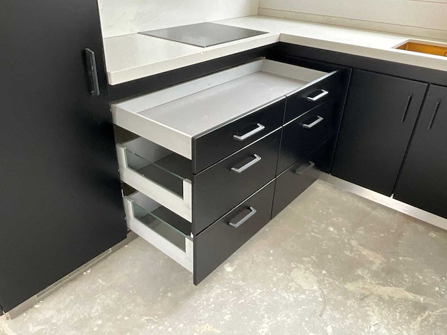 Keuken met apparatuur - afbeelding 6 van  33