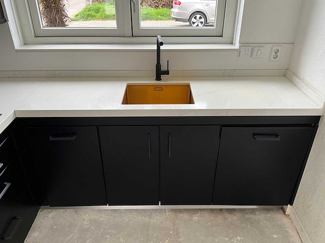 Keuken met apparatuur - afbeelding 29 van  33