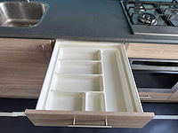 Keuken met apparatuur - afbeelding 4 van  19