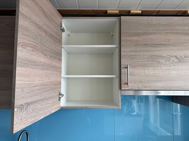 Keuken met apparatuur - afbeelding 7 van  19