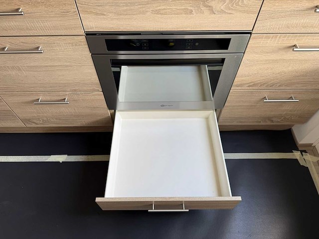 Keuken met apparatuur - afbeelding 17 van  19