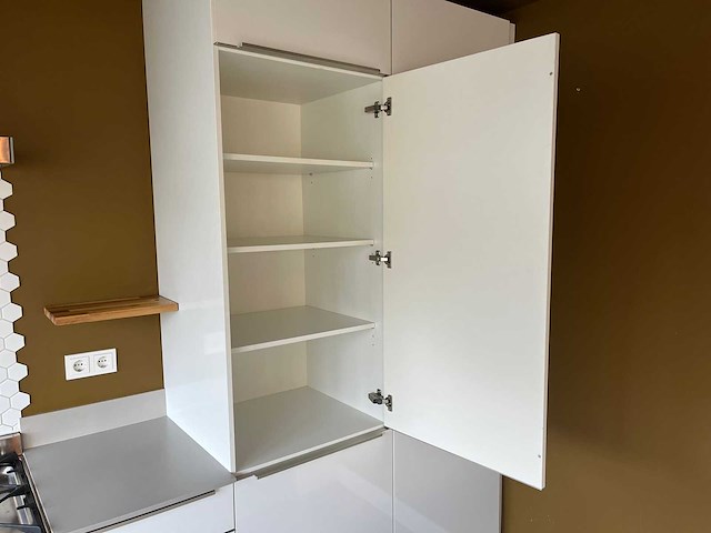 Keuken met apparatuur - afbeelding 8 van  29